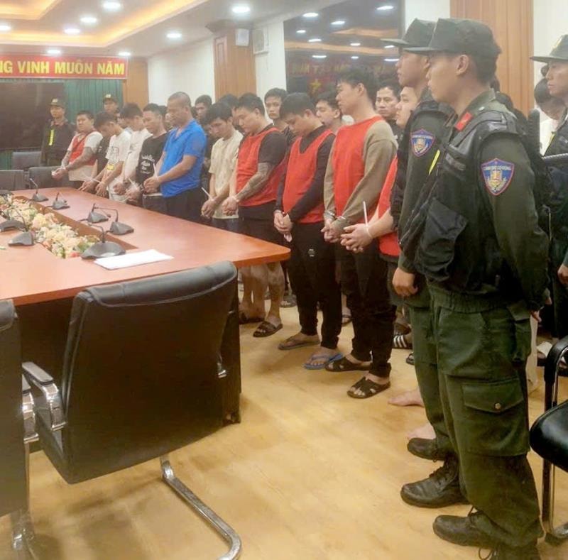 Cực căng: Ổ nhóm tại Campuchia giả mạo công ty của ông Phạm Nhật Vượng, Đỗ Minh Phú lừa 500 người Việt- Ảnh 1.