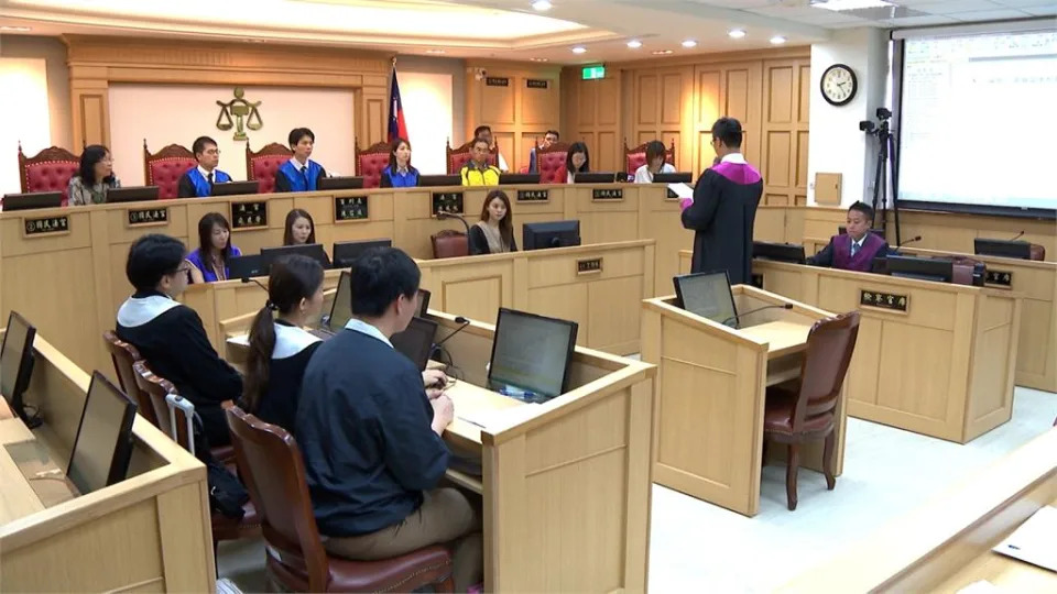 Cụ ông 90 tuổi qua đời, để lại toàn bộ tài sản cho con trai người giúp việc: Con gái "đứng không vững" khi nghe phán quyết từ toà án- Ảnh 3.