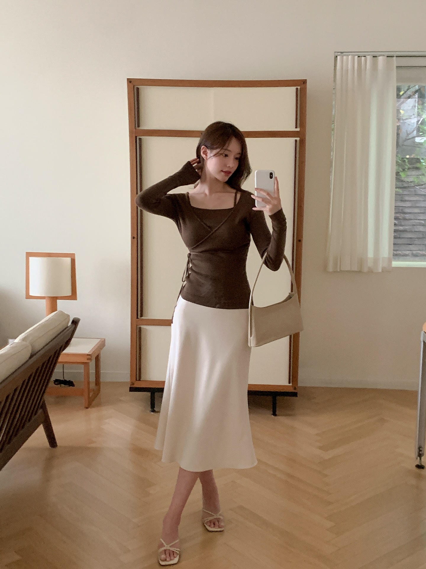 Mẫu chân váy được yêu thích nhất hiện tại vì "tinh hoa hội tụ", vừa sang trọng vừa tôn dáng tối đa - Ảnh 3.