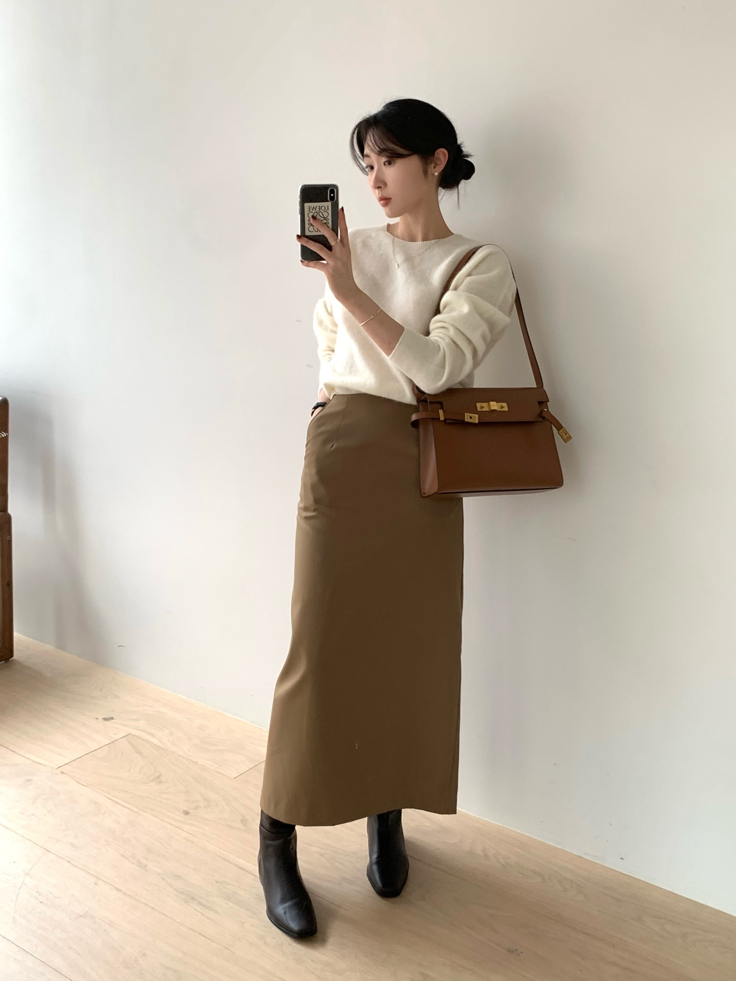 Mẫu chân váy được yêu thích nhất hiện tại vì "tinh hoa hội tụ", vừa sang trọng vừa tôn dáng tối đa - Ảnh 7.