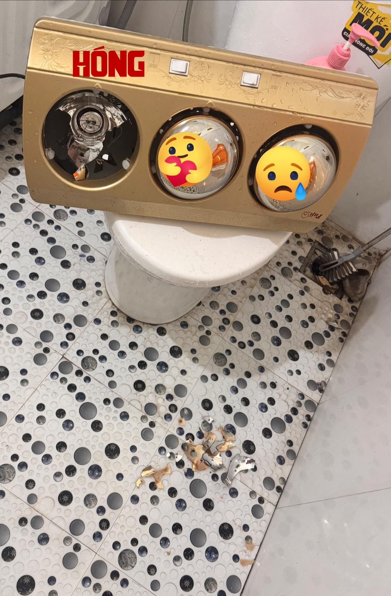 Đèn sưởi nhà tắm bất ngờ phát nổ: Cận cảnh hiện trường khiến nhiều người hoang mang - Ảnh 1.