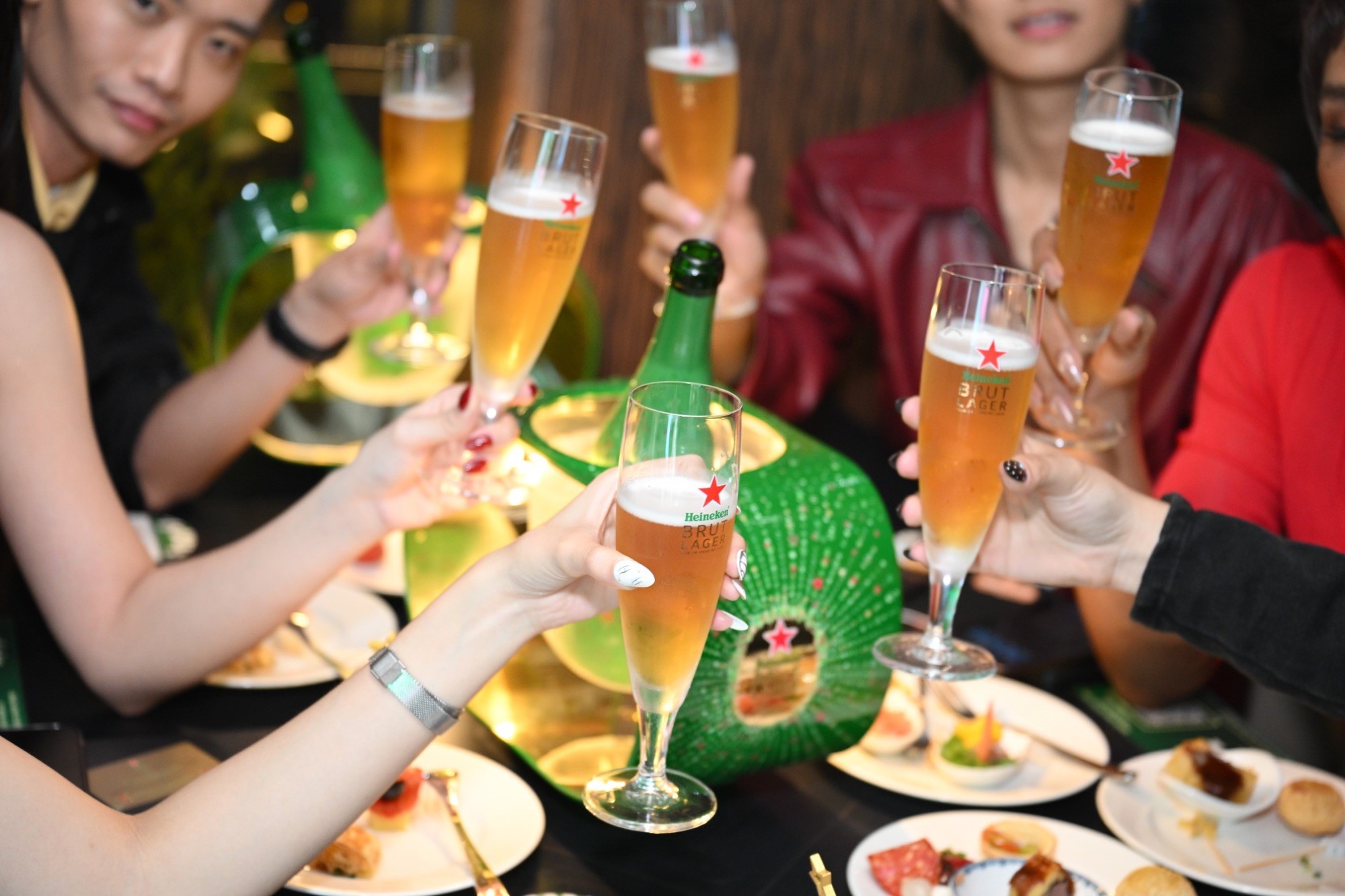 Heineken ra mắt Tuyết tác bia sủi độc bản Heineken Brut Lager - Ảnh 3. Heineken ra mắt Tuyết tác bia sủi độc bản Heineken Brut Lager - Ảnh 3.