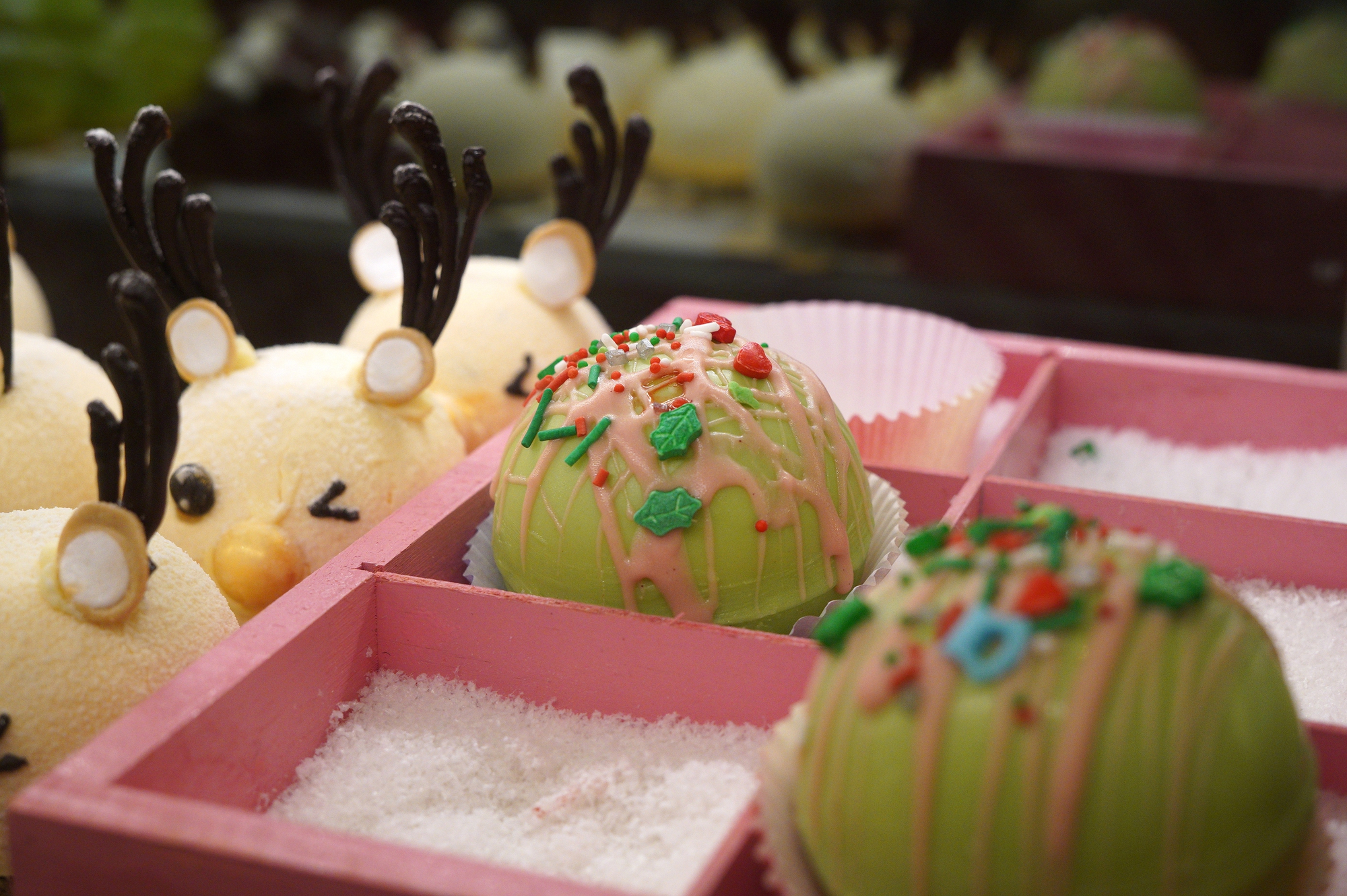 Cận cảnh quán cà phê Giáng sinh 200k/giờ ở TP.HCM, đáng thì thấy đáng nhưng trải nghiệm thì thật sự chưa xứng!- Ảnh 20. Cận cảnh quán cà phê Giáng sinh 200k/giờ ở TP.HCM, đáng thì thấy đáng nhưng trải nghiệm thì thật sự chưa xứng!- Ảnh 20.