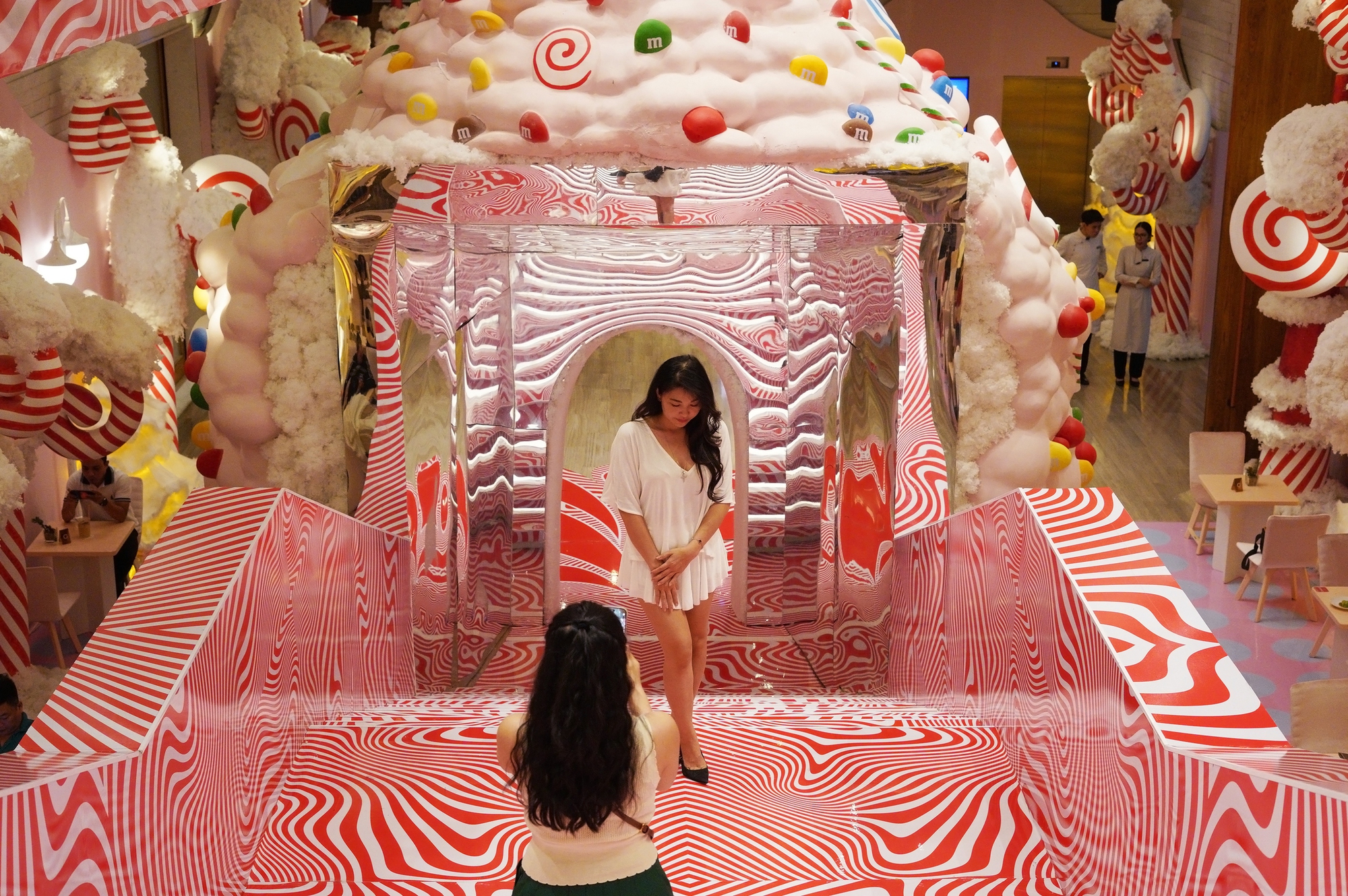 Cận cảnh quán cà phê Giáng sinh 200k/giờ ở TP.HCM, đáng thì thấy đáng nhưng trải nghiệm thì thật sự chưa xứng!- Ảnh 22. Cận cảnh quán cà phê Giáng sinh 200k/giờ ở TP.HCM, đáng thì thấy đáng nhưng trải nghiệm thì thật sự chưa xứng!- Ảnh 22.