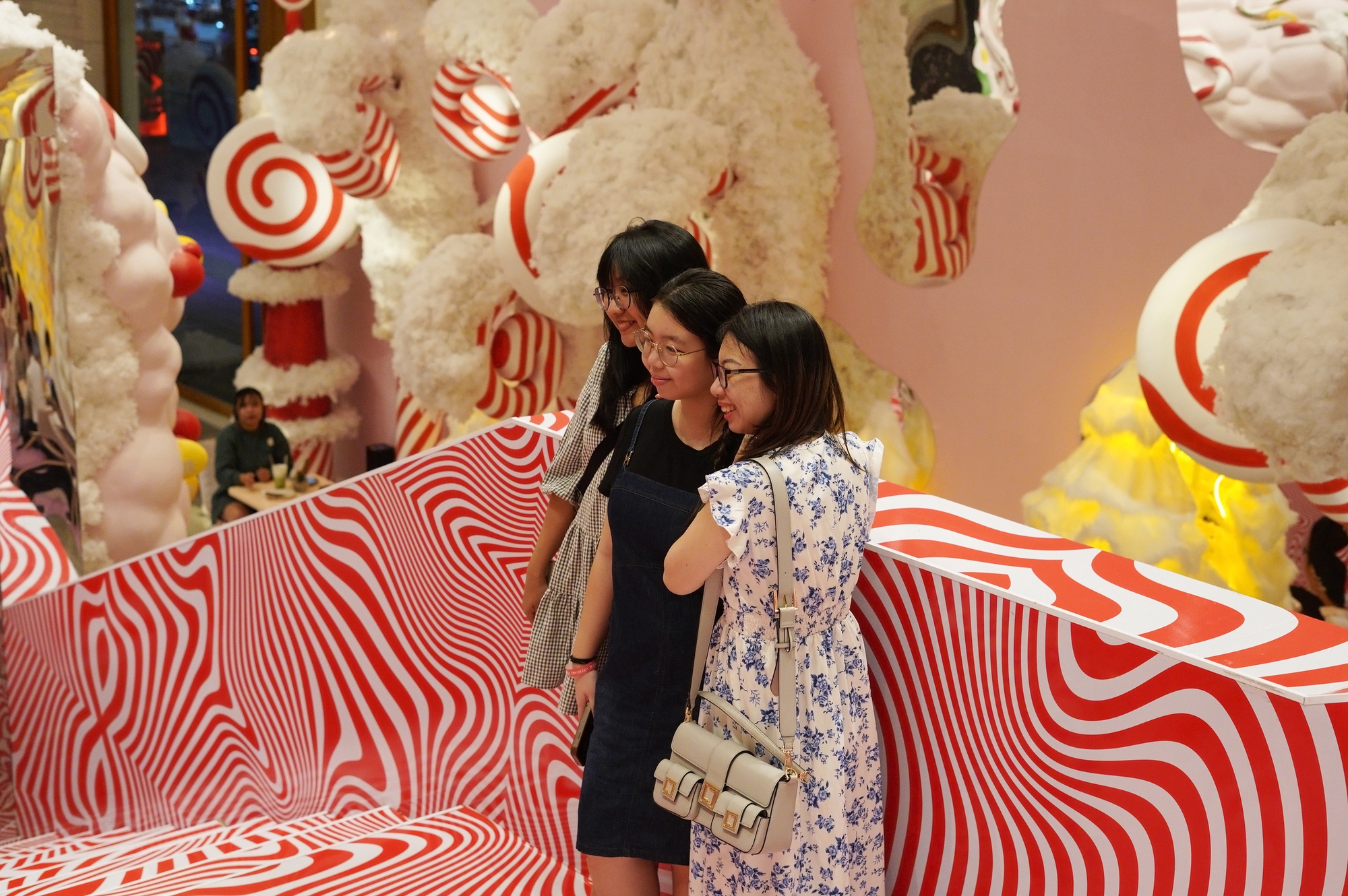 Cận cảnh quán cà phê Giáng sinh 200k/giờ ở TP.HCM, đáng thì thấy đáng nhưng trải nghiệm thì thật sự chưa xứng!- Ảnh 25. Cận cảnh quán cà phê Giáng sinh 200k/giờ ở TP.HCM, đáng thì thấy đáng nhưng trải nghiệm thì thật sự chưa xứng!- Ảnh 25.