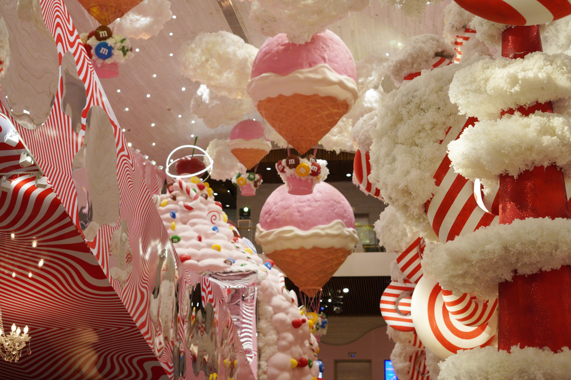 Cận cảnh quán cà phê Giáng sinh 200k/giờ ở TP.HCM, đáng thì thấy đáng nhưng trải nghiệm thì thật sự chưa xứng!- Ảnh 6. Cận cảnh quán cà phê Giáng sinh 200k/giờ ở TP.HCM, đáng thì thấy đáng nhưng trải nghiệm thì thật sự chưa xứng!- Ảnh 6.