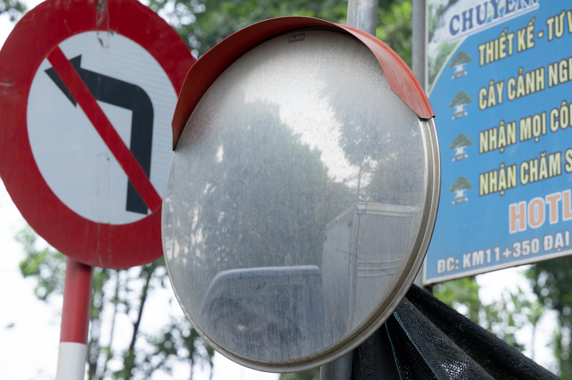 Hình ảnh tuyến đường Hà Nội "lạ lẫm" những ngày này- Ảnh 10.