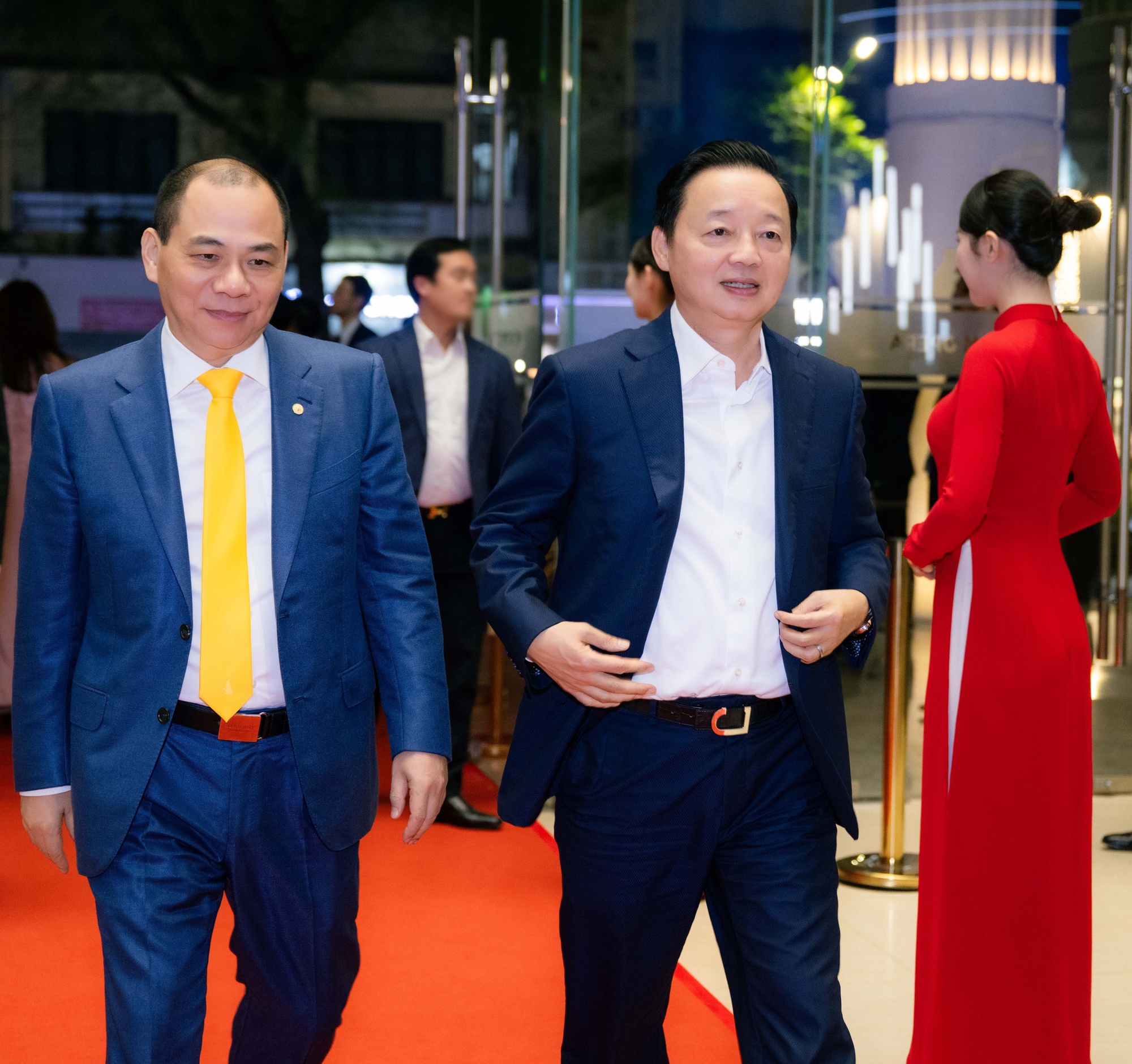 HOT: Gia đình tỷ phú Phạm Nhật Vượng vừa xuất hiện tại lễ trao giải VinFuture 2025, 1 chi tiết rất gây chú ý- Ảnh 3.