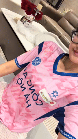 Đoàn Văn Hậu tái xuất, không ai hạnh phúc hơn Doãn Hải My, lần hiếm hoi tiểu thư "gắt gỏng" cũng vì bảo vệ chồng - Ảnh 2.