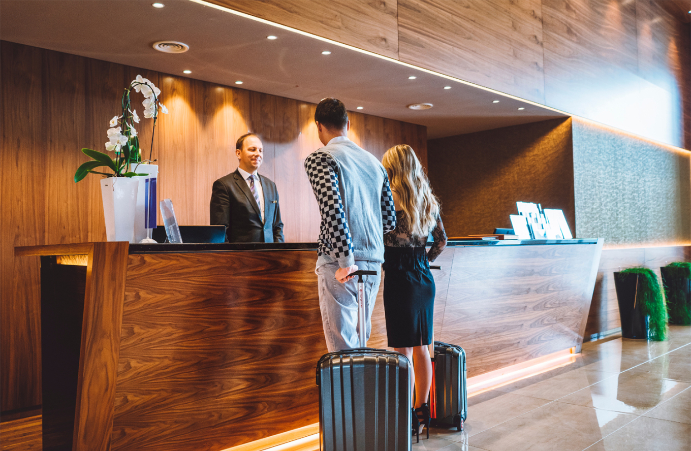 Khách sạn thuộc tập đoàn của tỷ phú Phạm Nhật Vượng ra thông báo nóng tới hàng triệu khách hàng - Ảnh 7.