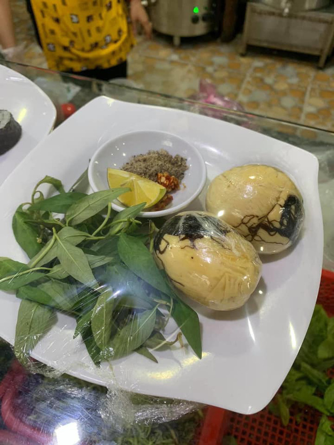 Rùng mình với món "hột vịt lộn chay": Nhìn giao diện y chang bản gốc, biết nguyên liệu làm từ gì mới ngỡ ngàng - Ảnh 3.