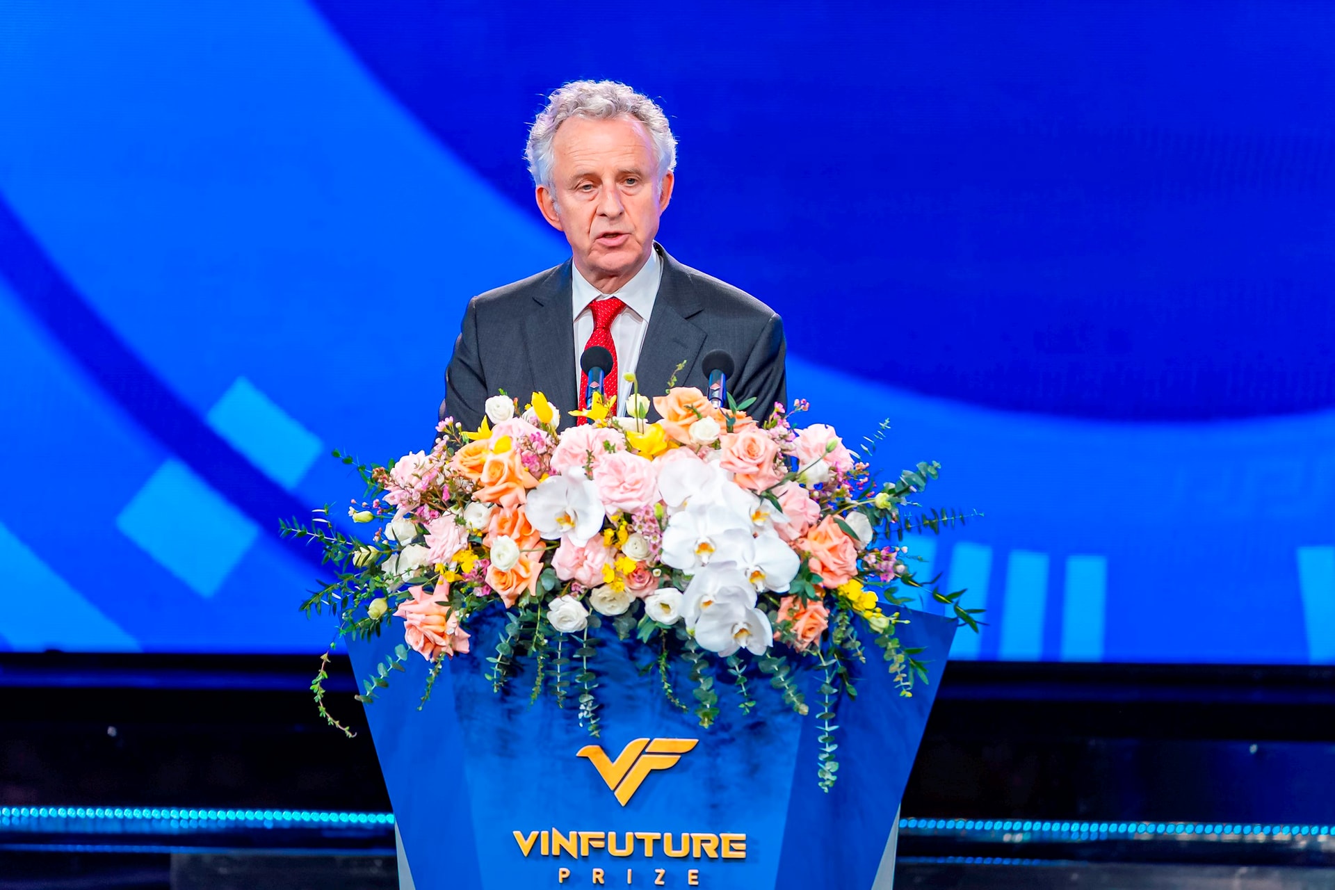 Lộ diện chủ nhân của giải thưởng trị giá 3 triệu USD từ quỹ của vợ chồng tỷ phú Phạm Nhật Vượng - Ảnh 3.