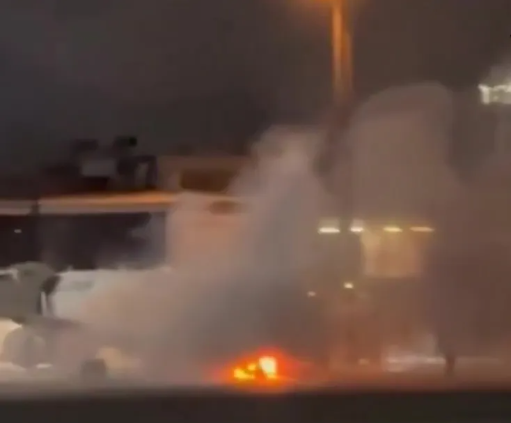 Cháy đường băng sân bay ở Brazil, gần 200 hành khách phải sơ tán- Ảnh 3. Cháy đường băng sân bay ở Brazil, gần 200 hành khách phải sơ tán- Ảnh 3.