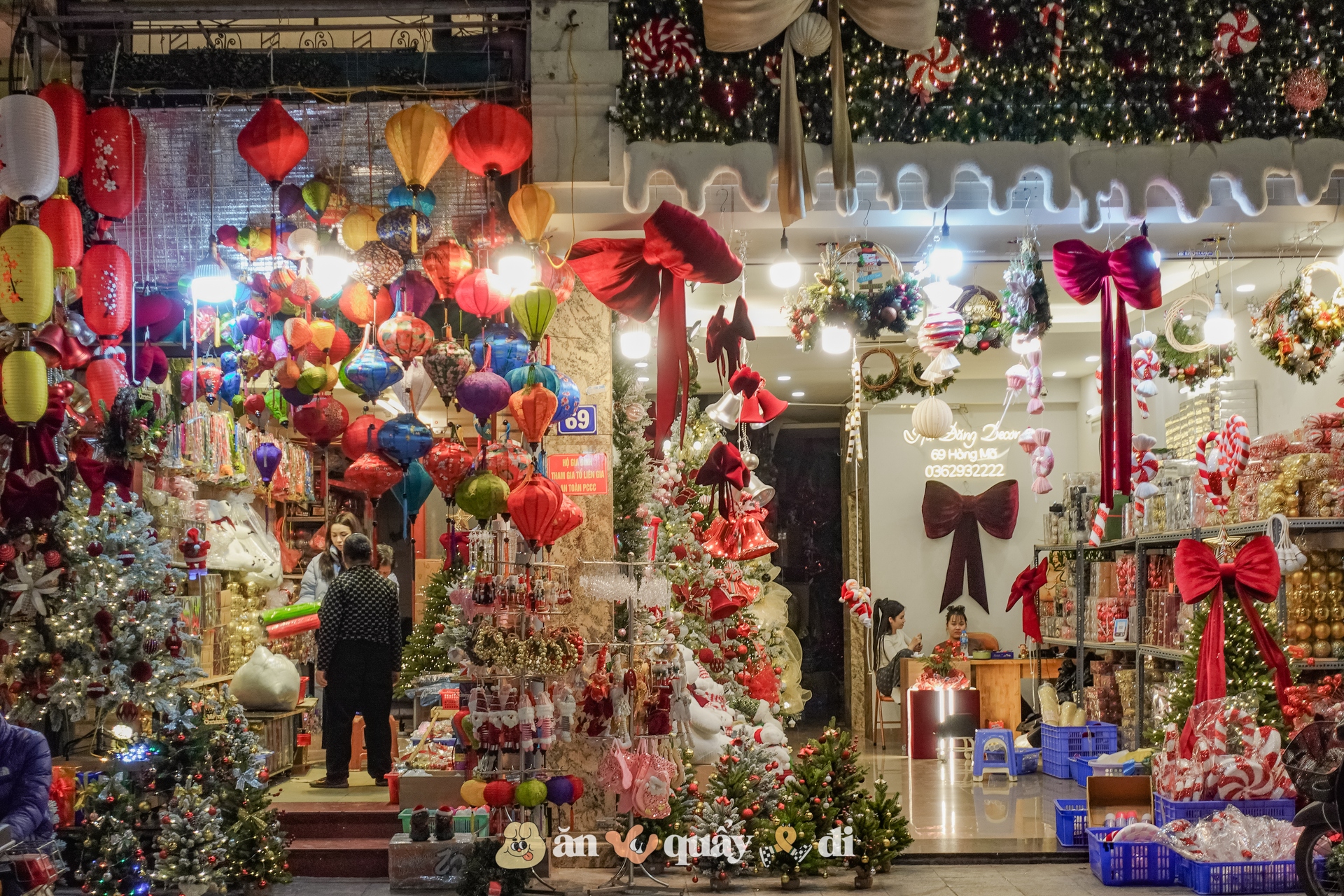 Khung cảnh rực sáng tại Hàng Mã đã trở lại- Ảnh 20. Khung cảnh rực sáng tại Hàng Mã đã trở lại- Ảnh 20.