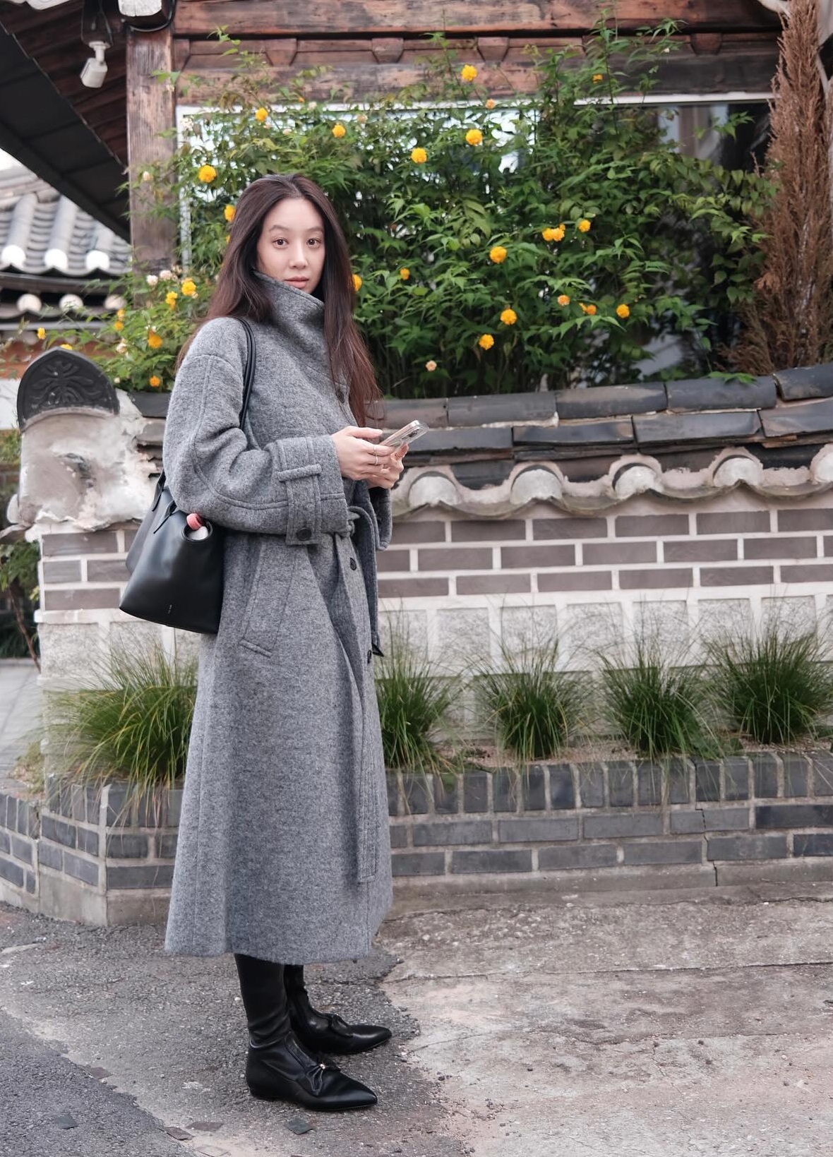 Ngắm mà mê style tối giản, chất đến từng bộ của nữ diễn viên 44 tuổi- Ảnh 11.