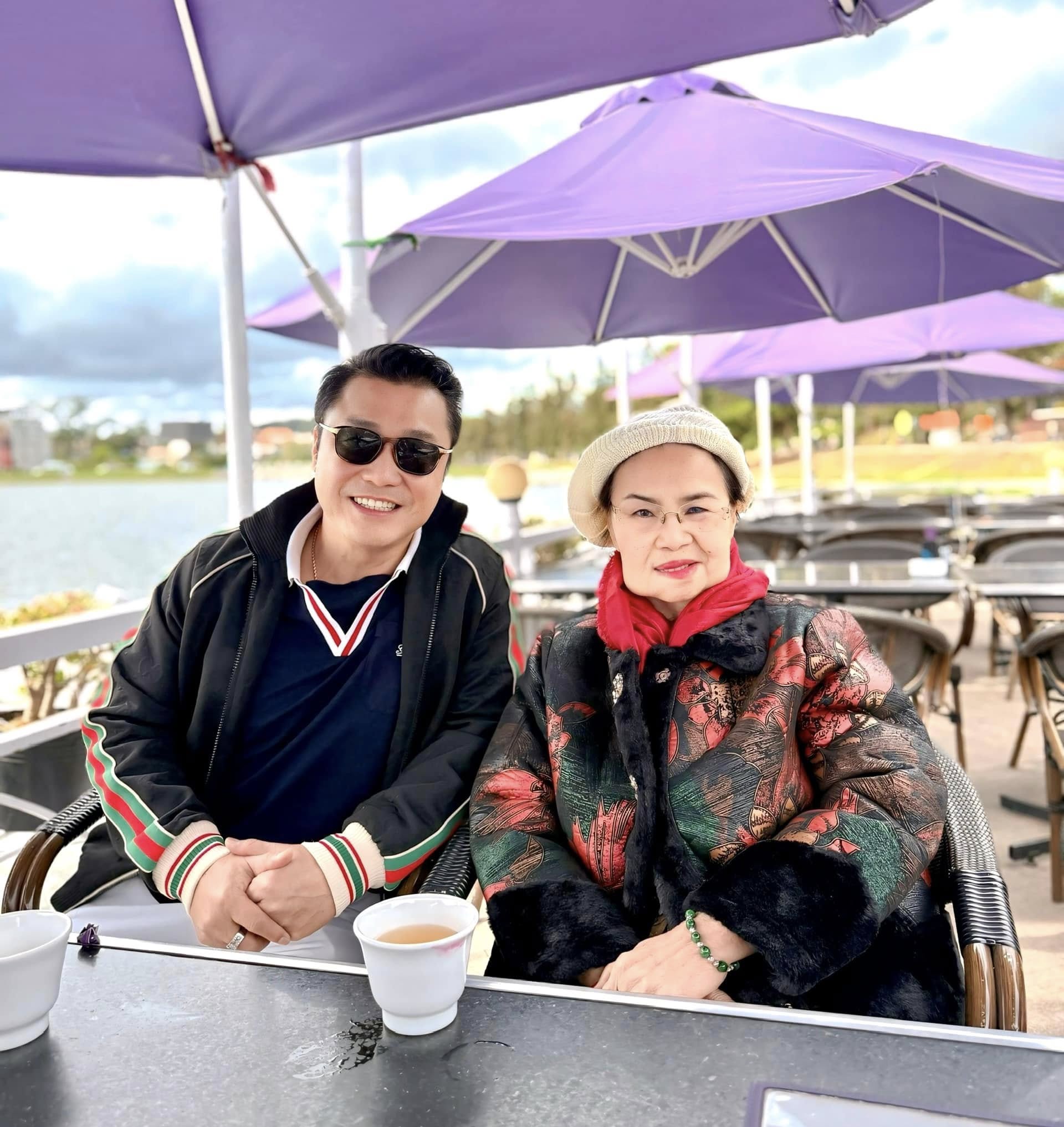 Ngoại hình tài tử U60 chưa vợ, ở biệt thự TP.HCM vài chục tỷ, đưa hết tiền cho mẹ giữ- Ảnh 13. Ngoại hình tài tử U60 chưa vợ, ở biệt thự TP.HCM vài chục tỷ, đưa hết tiền cho mẹ giữ- Ảnh 13.