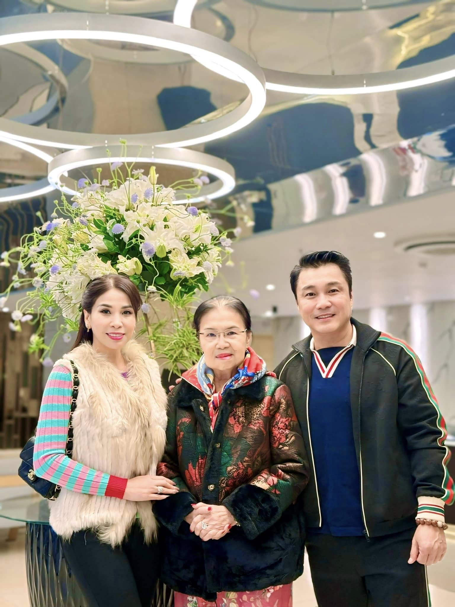 Ngoại hình tài tử U60 chưa vợ, ở biệt thự TP.HCM vài chục tỷ, đưa hết tiền cho mẹ giữ- Ảnh 12. Ngoại hình tài tử U60 chưa vợ, ở biệt thự TP.HCM vài chục tỷ, đưa hết tiền cho mẹ giữ- Ảnh 12.