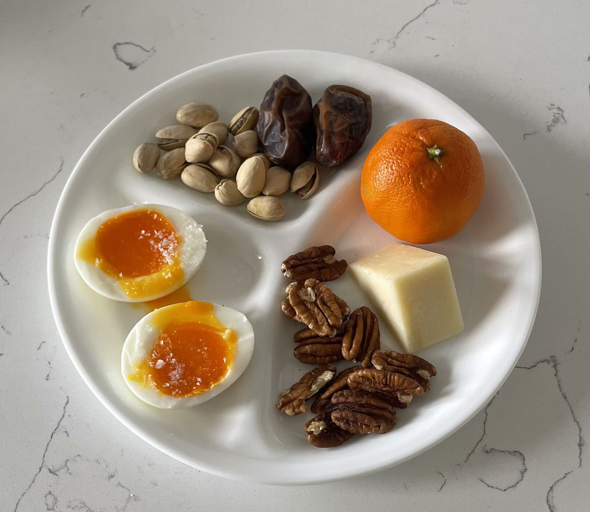 5 đặc điểm "muốn giấu cũng khó" ở phụ nữ có nội tiết tố ổn định, bạn may mắn sở hữu bao nhiêu? - Ảnh 3.