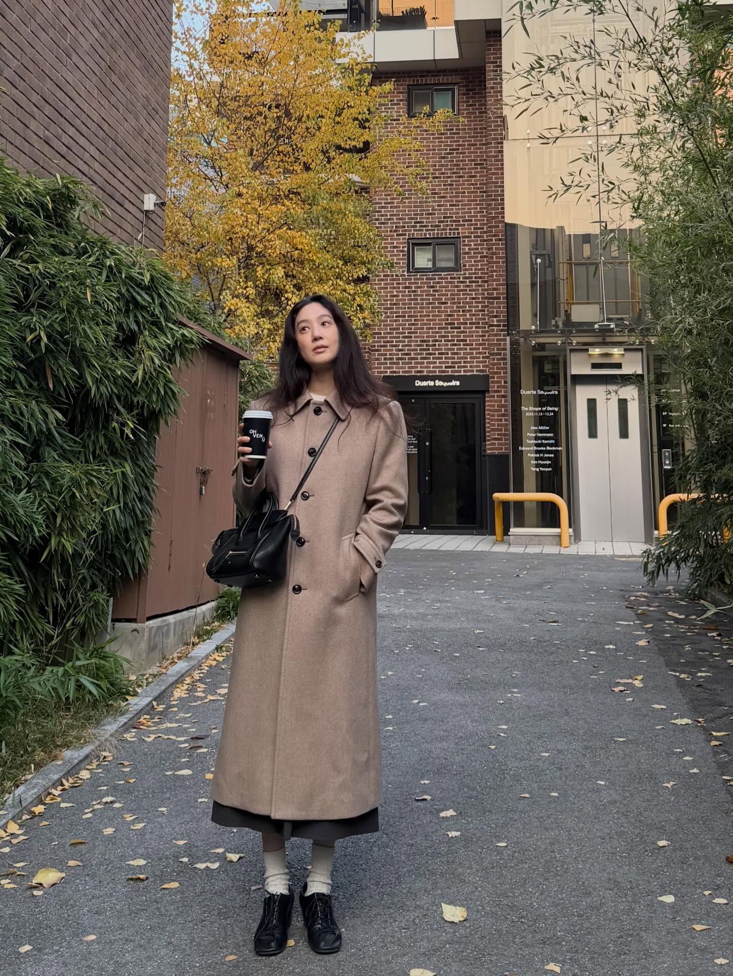 Ngắm mà mê style tối giản, chất đến từng bộ của nữ diễn viên 44 tuổi- Ảnh 1.