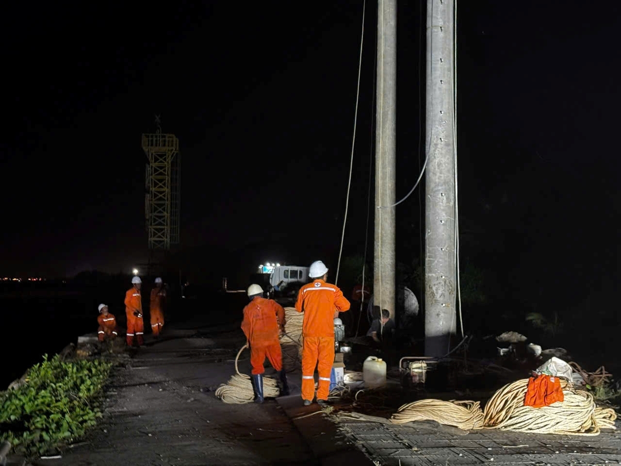 Tin vui cho người dân Phú Quốc sau sự cố đứt cáp ngầm điện 110kV - Ảnh 6. Tin vui cho người dân Phú Quốc sau sự cố đứt cáp ngầm điện 110kV - Ảnh 6.