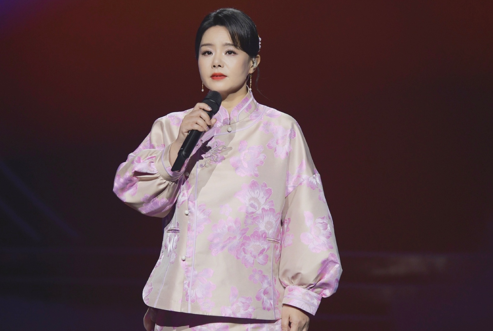 Chị em thân thiết của Chi Pu bị chồng nhạc sĩ "cắm sừng" 3 năm không hay biết, hôn nhân đổ vỡ - Ảnh 1. Chị em thân thiết của Chi Pu bị chồng nhạc sĩ "cắm sừng" 3 năm không hay biết, hôn nhân đổ vỡ - Ảnh 1.