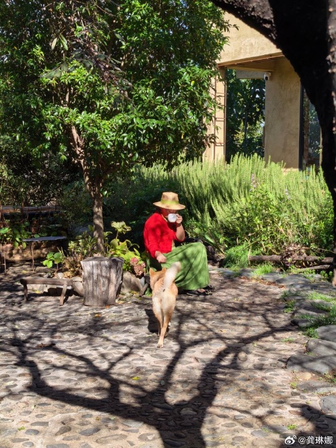 Chị em thân thiết của Chi Pu bị chồng nhạc sĩ "cắm sừng" 3 năm không hay biết, hôn nhân đổ vỡ - Ảnh 5. Chị em thân thiết của Chi Pu bị chồng nhạc sĩ "cắm sừng" 3 năm không hay biết, hôn nhân đổ vỡ - Ảnh 5.