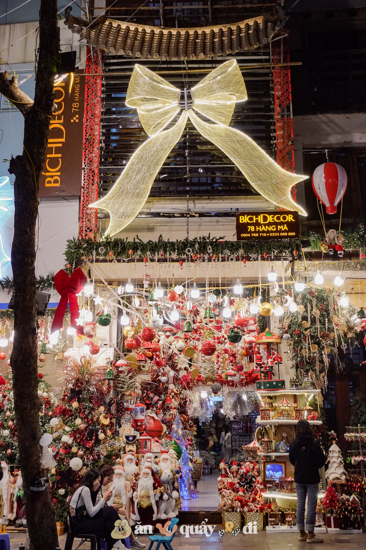 Khung cảnh rực sáng tại Hàng Mã đã trở lại- Ảnh 5. Khung cảnh rực sáng tại Hàng Mã đã trở lại- Ảnh 5.