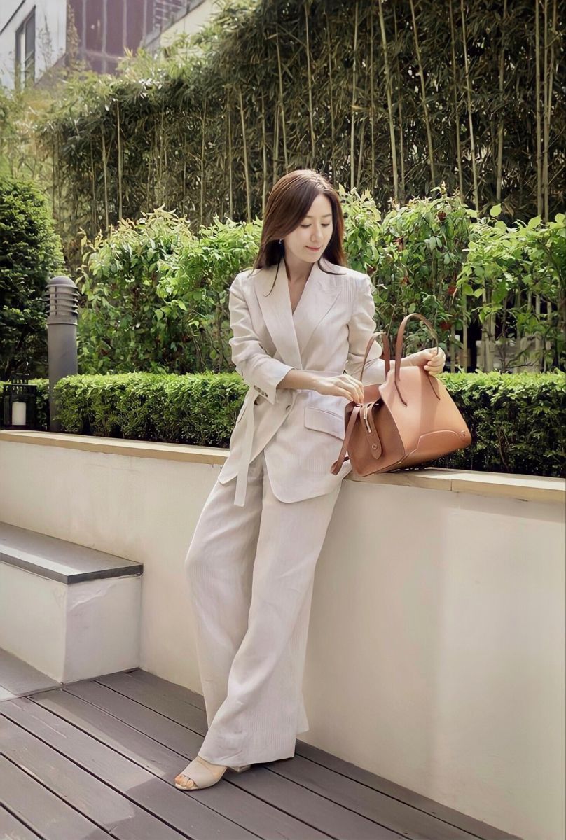 Bước sang tuổi 40: 4 khoản tiền bắt buộc phải có nếu không muốn "khủng hoảng tuổi trung niên"- Ảnh 1.