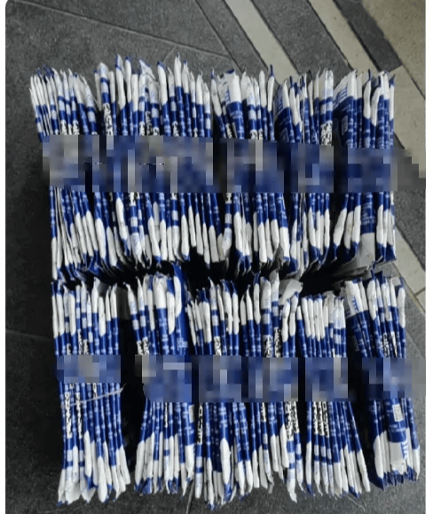 Phụ huynh bỗng dưng đổ xô đi mua vỏ hộp sữa rỗng: Sao lại dạy con gian dối thế này?- Ảnh 1. Phụ huynh bỗng dưng đổ xô đi mua vỏ hộp sữa rỗng: Sao lại dạy con gian dối thế này?- Ảnh 1.