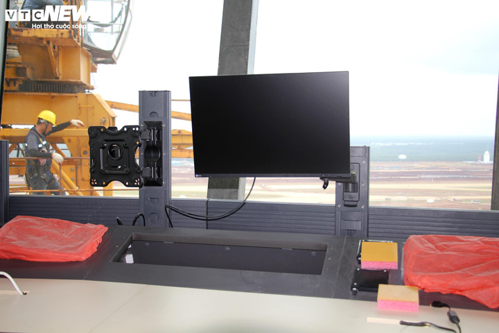 Tăng tốc lắp thiết bị trong tháp không lưu Long Thành, đón chuyến bay đầu tiên- Ảnh 5.