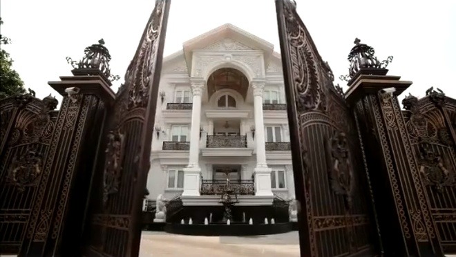 Nữ diễn viên Việt duy nhất được lên phóng sự Hàn Quốc về cuộc sống giới siêu giàu Việt Nam- Ảnh 4. Nữ diễn viên Việt duy nhất được lên phóng sự Hàn Quốc về cuộc sống giới siêu giàu Việt Nam- Ảnh 4.