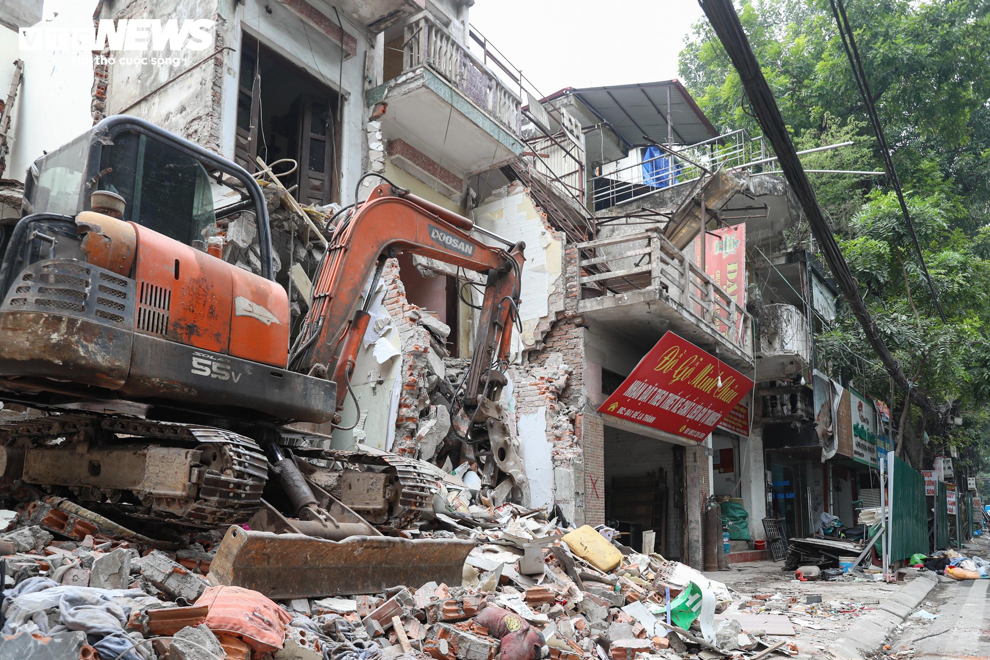 Hà Nội phá dỡ loạt công trình để làm tuyến đường ‘đắt nhất hành tinh’- Ảnh 11.