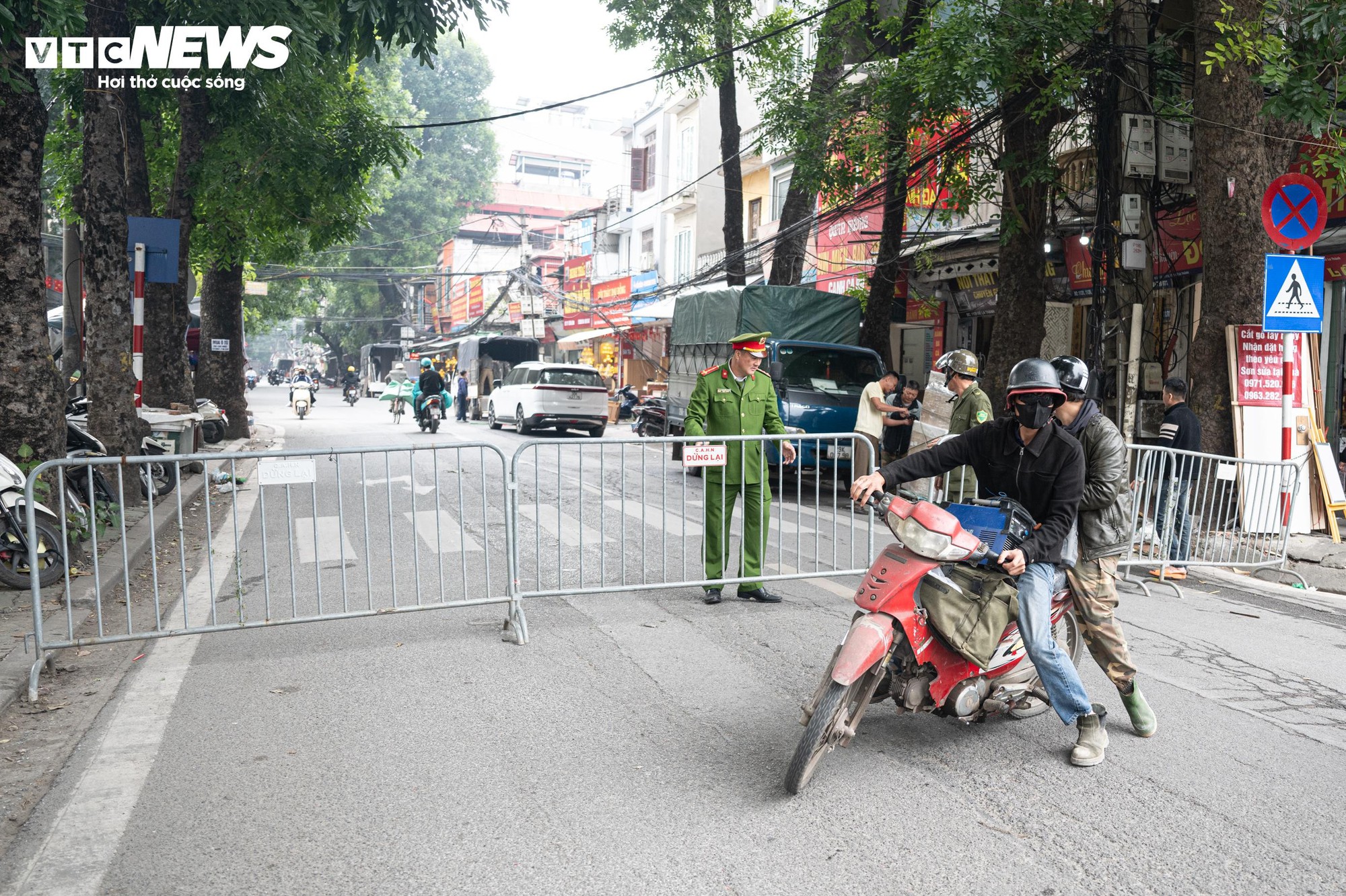 Hà Nội phá dỡ loạt công trình để làm tuyến đường ‘đắt nhất hành tinh’- Ảnh 4.