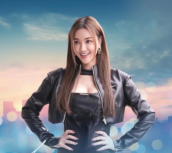 Việt Nam có duy nhất 1 mỹ nhân chỉ nói 3 chữ mà hot suốt 13 năm, nhan sắc bốc lửa ai nhìn cũng đổ đứ đừ- Ảnh 4. Việt Nam có duy nhất 1 mỹ nhân chỉ nói 3 chữ mà hot suốt 13 năm, nhan sắc bốc lửa ai nhìn cũng đổ đứ đừ- Ảnh 4.