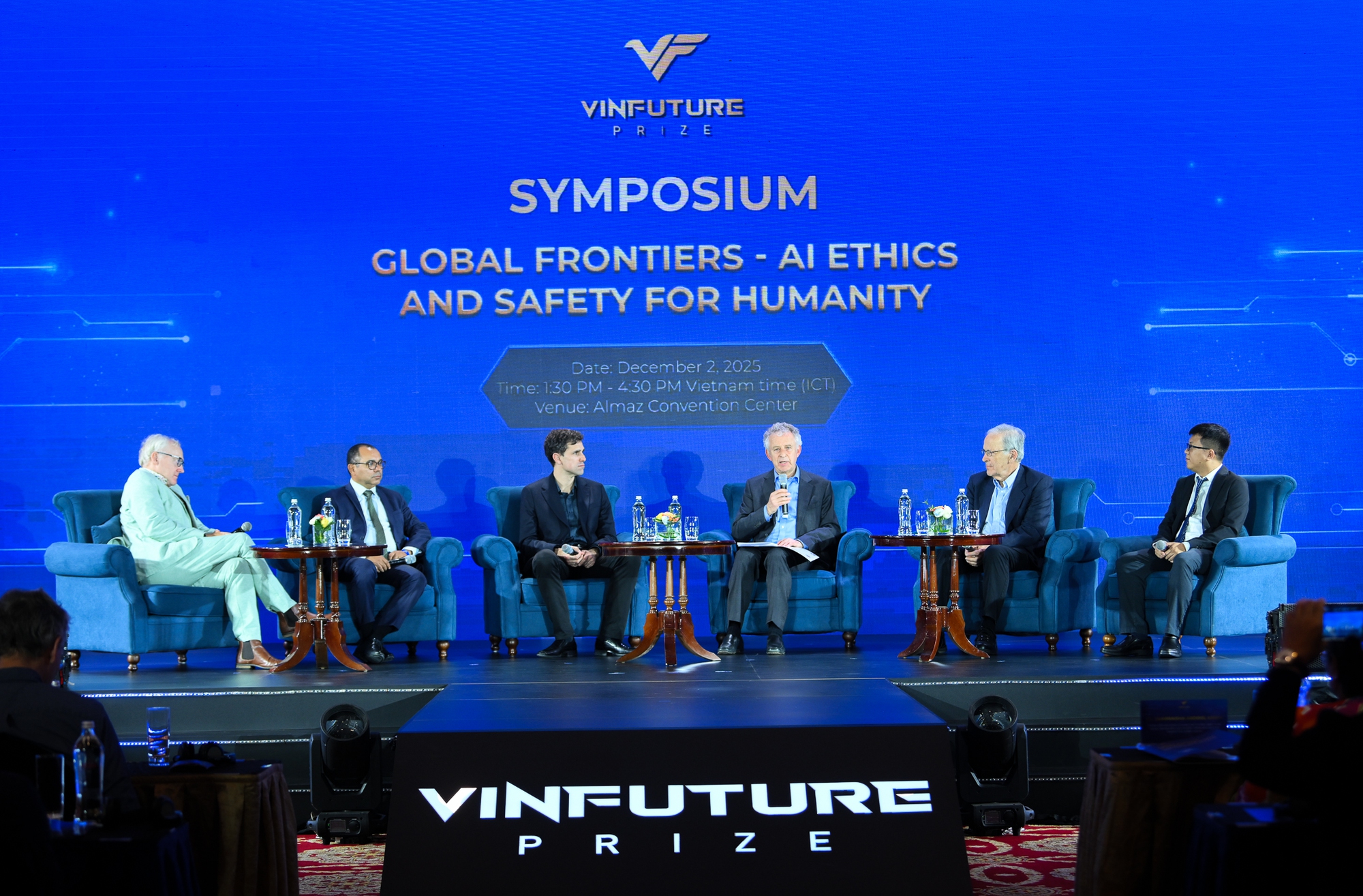 "Trao quyền tiếp cập AI mà không có biện pháp bảo vệ đầy đủ là quá rủi ro" - Ảnh 2.