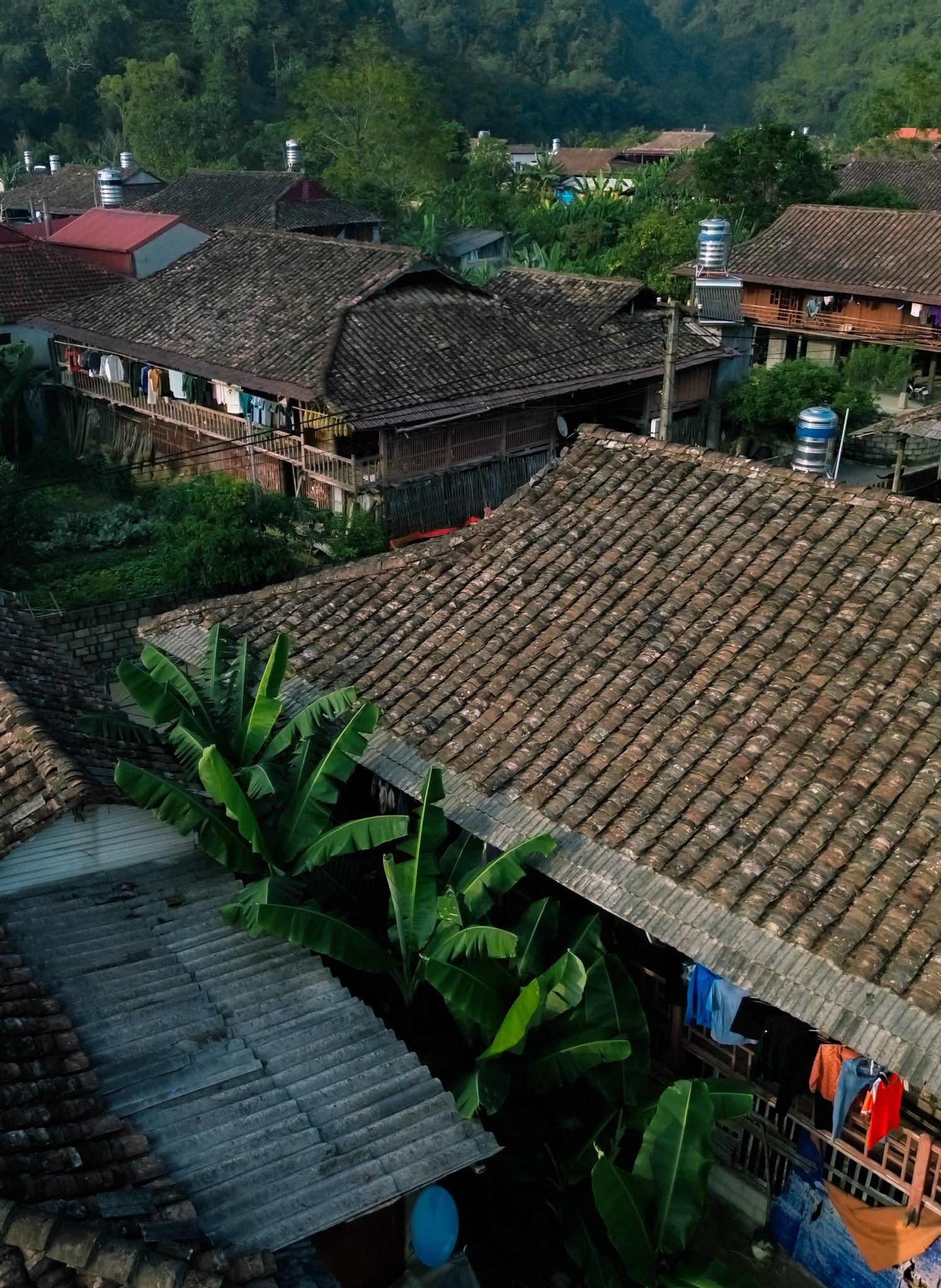 Lý giải nguyên nhân hiện tượng hiếm ở ngôi làng Lạng Sơn: Vì sao tất cả ngôi nhà đều quay về 1 hướng? - Ảnh 5.