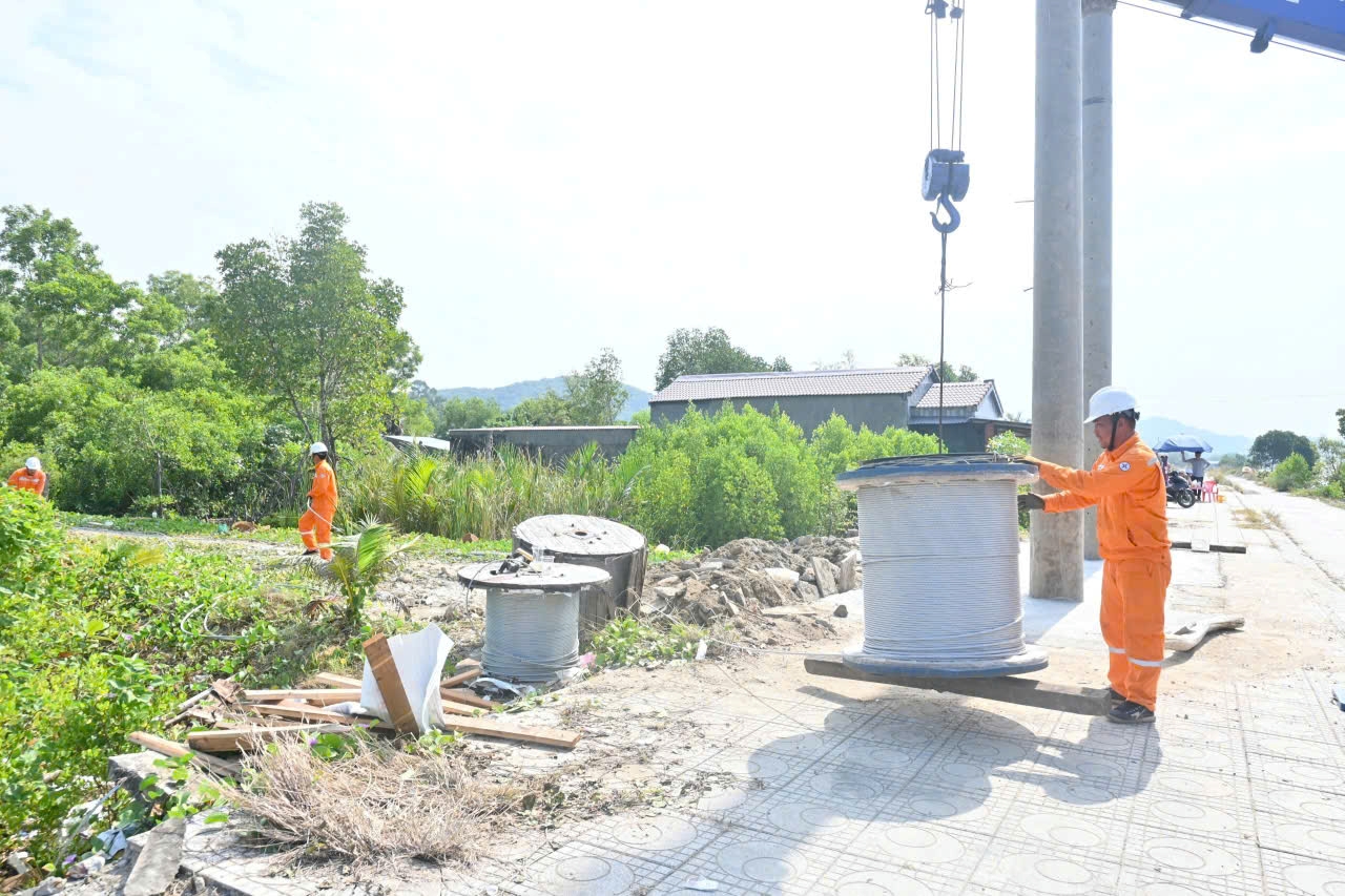 Tin vui cho người dân Phú Quốc sau sự cố đứt cáp ngầm điện 110kV - Ảnh 9. Tin vui cho người dân Phú Quốc sau sự cố đứt cáp ngầm điện 110kV - Ảnh 9.