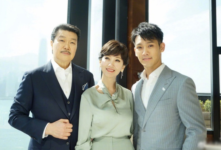 'Quan Âm đẹp nhất màn ảnh' từng là tiếp viên hàng không, U80 miệt mài làm việc- Ảnh 3.