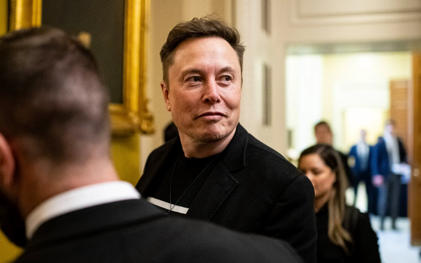 Elon Musk bị phạt 140 triệu USD, X nhận cáo buộc tiếp tay cho lừa đảo- Ảnh 1.