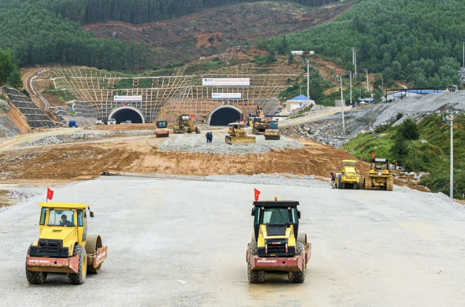 Thủ tướng phê bình 34 bộ, ngành, địa phương giải ngân đầu tư công chậm trễ- Ảnh 1.