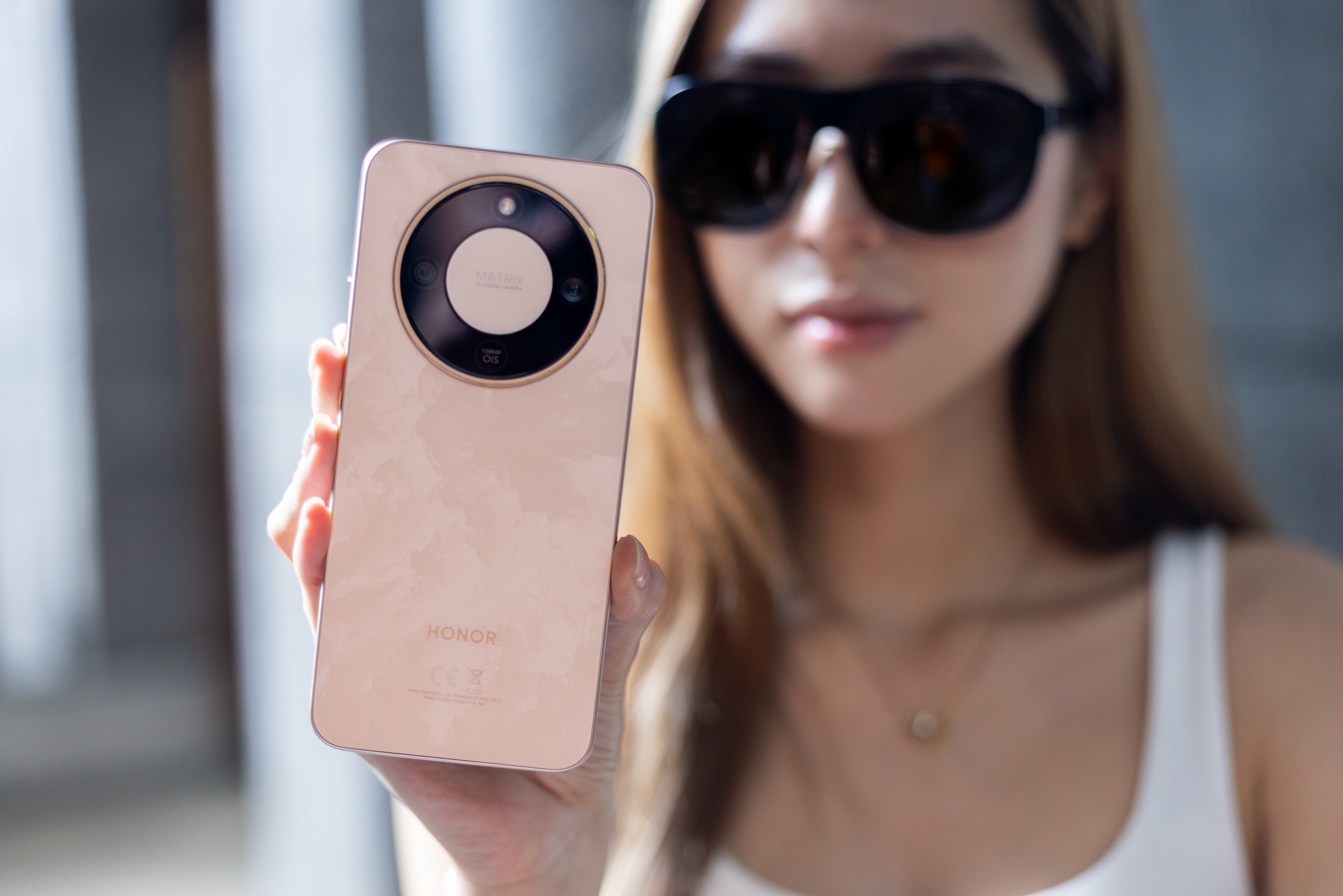 Vừa ra mắt ở Việt Nam smartphone siêu 'nồi đồng cối đá': Rơi ở độ cao 2,5m không vỡ, pin trâu nhất thị trường - Ảnh 1.