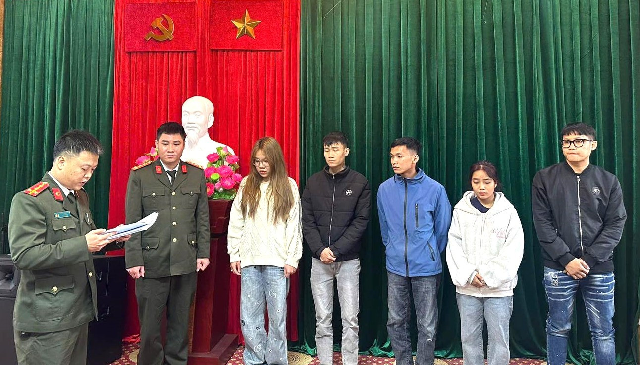 Bóc gỡ đường dây mua bán tài khoản ngân hàng để phục vụ cờ bạc trực tuyến- Ảnh 1.