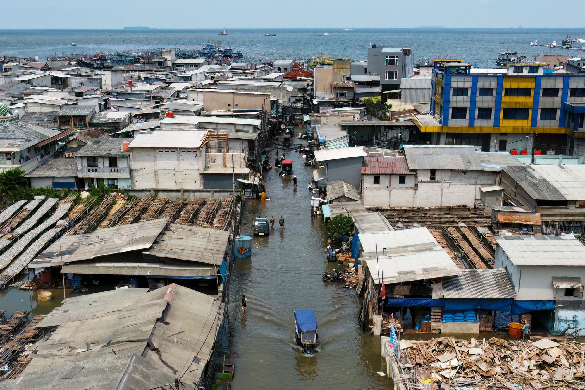 908 người thiệt mạng, 410 người mất tích, nạn đói đe doạ: Indonesia đối mặt với thảm hoạ chưa từng có tiền lệ- Ảnh 1. 908 người thiệt mạng, 410 người mất tích, nạn đói đe doạ: Indonesia đối mặt với thảm hoạ chưa từng có tiền lệ- Ảnh 1.