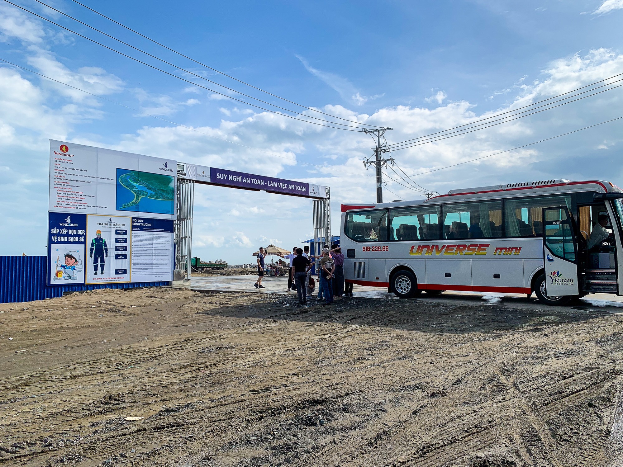 Nguồn cung Cần Giờ quá lớn, giá bằng 30% toàn thị trường kéo toàn bộ phân khúc thấp tầng TPHCM xuống mức trung bình 190 triệu đồng/m2- Ảnh 1.