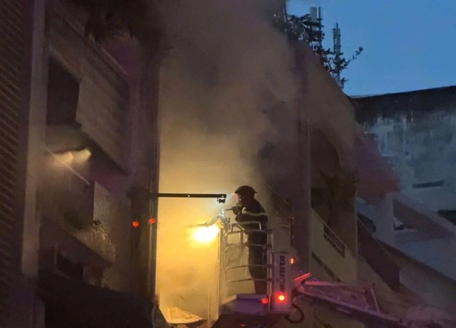 2 cô gái nói về quyết định nhảy từ cửa sổ tầng 3 xuống đất để thoát nạn chỉ sau một câu nói- Ảnh 4.