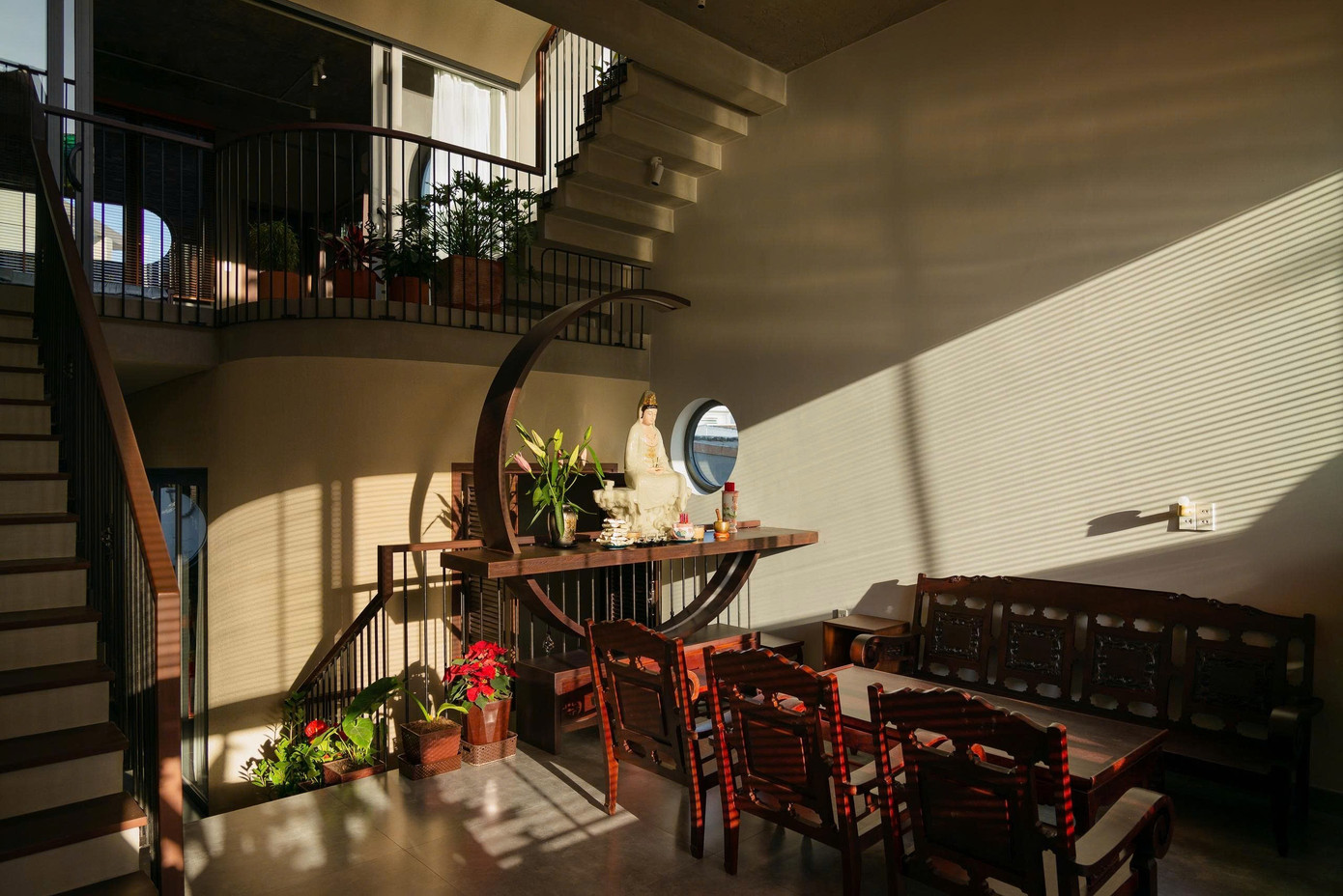 Nhà phố 'tự làm mát' con gái xây dành tặng bố mẹ- Ảnh 4.