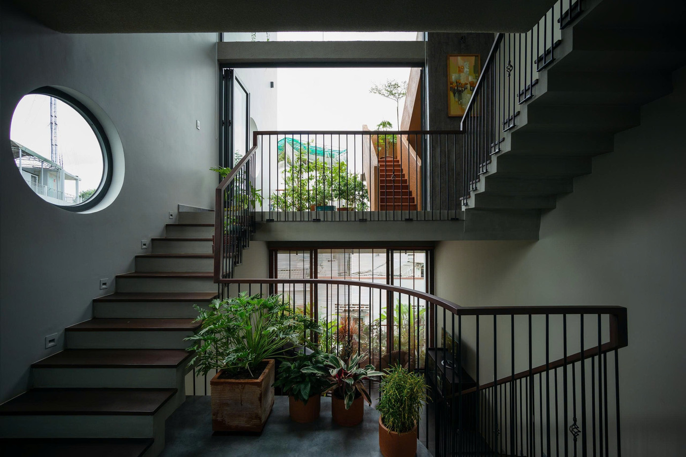 Nhà phố 'tự làm mát' con gái xây dành tặng bố mẹ- Ảnh 9.