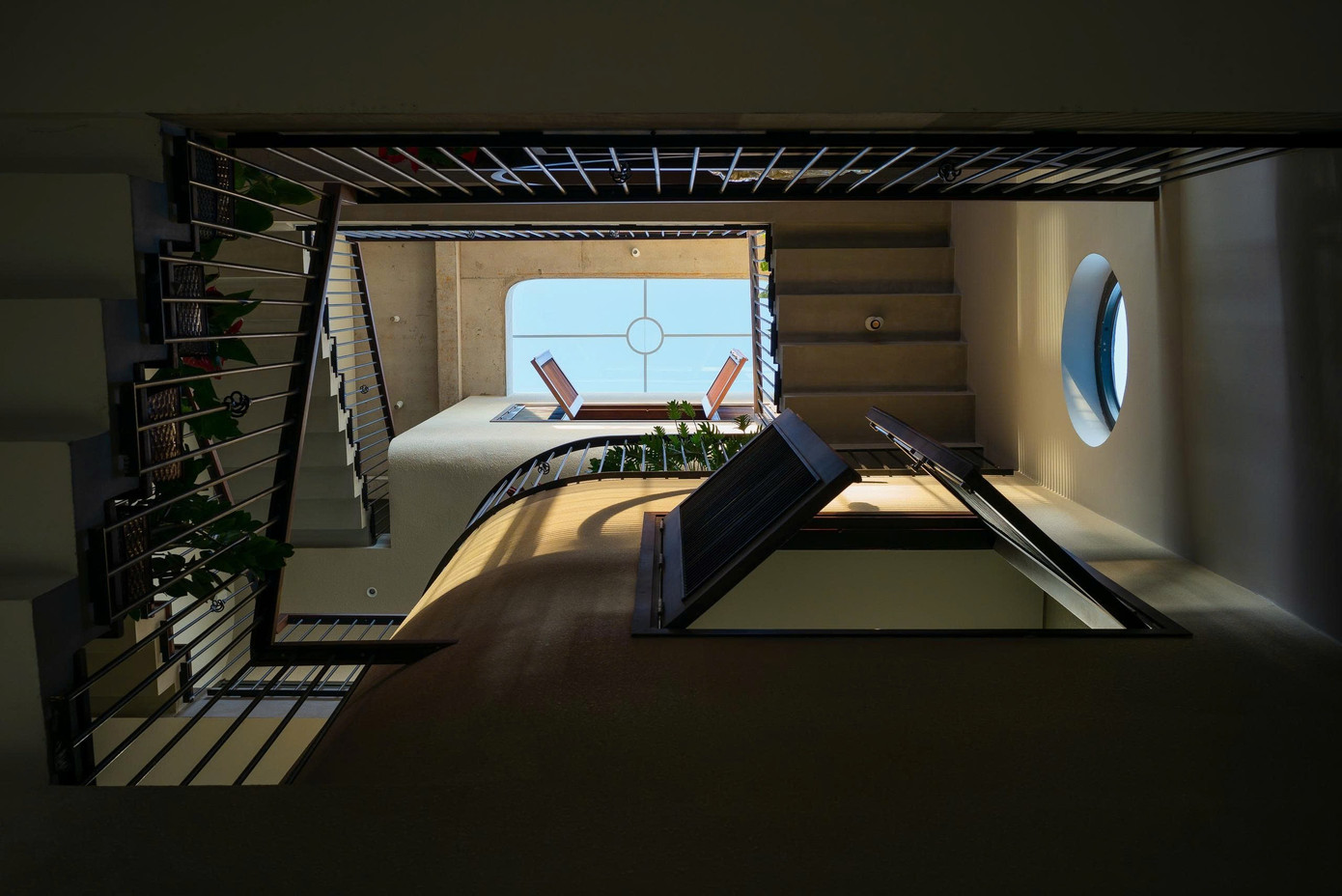 Nhà phố 'tự làm mát' con gái xây dành tặng bố mẹ- Ảnh 8.