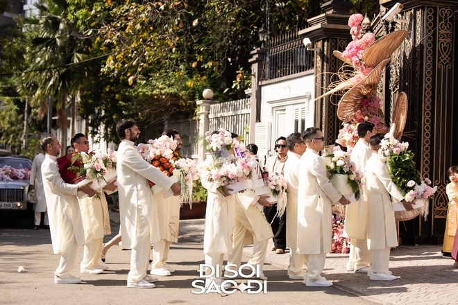 Đám cưới Tiên Nguyễn: Dàn sính lễ cực khủng, Rolls-Royce và hàng dài xe sang bạc tỷ nối đuôi rước dâu gây choáng- Ảnh 8. Đám cưới Tiên Nguyễn: Dàn sính lễ cực khủng, Rolls-Royce và hàng dài xe sang bạc tỷ nối đuôi rước dâu gây choáng- Ảnh 8.