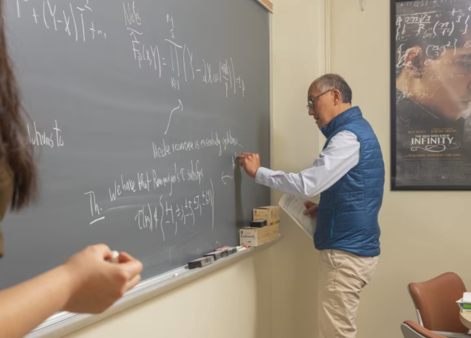 Huyền thoại toán học U60 bỏ sự nghiệp, đầu quân cho 1 startup AI của nữ founder 24 tuổi: Vừa gọi vốn 64 triệu USD, chiêu mộ cả nhân tài của Mark Zuckerberg- Ảnh 2.